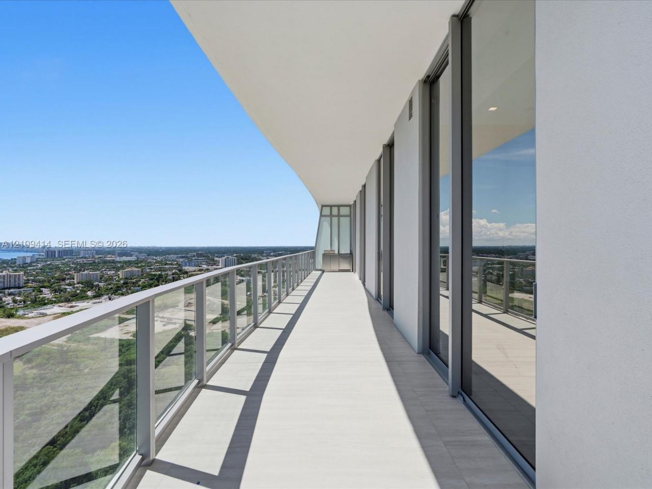2411 Laguna Circle , Unit 3101, North Miami, FL 33181 Photo