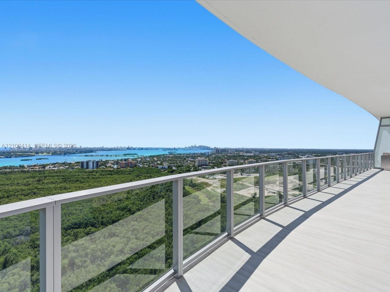 2411 Laguna Circle , Unit 3101, North Miami, FL 33181 Photo