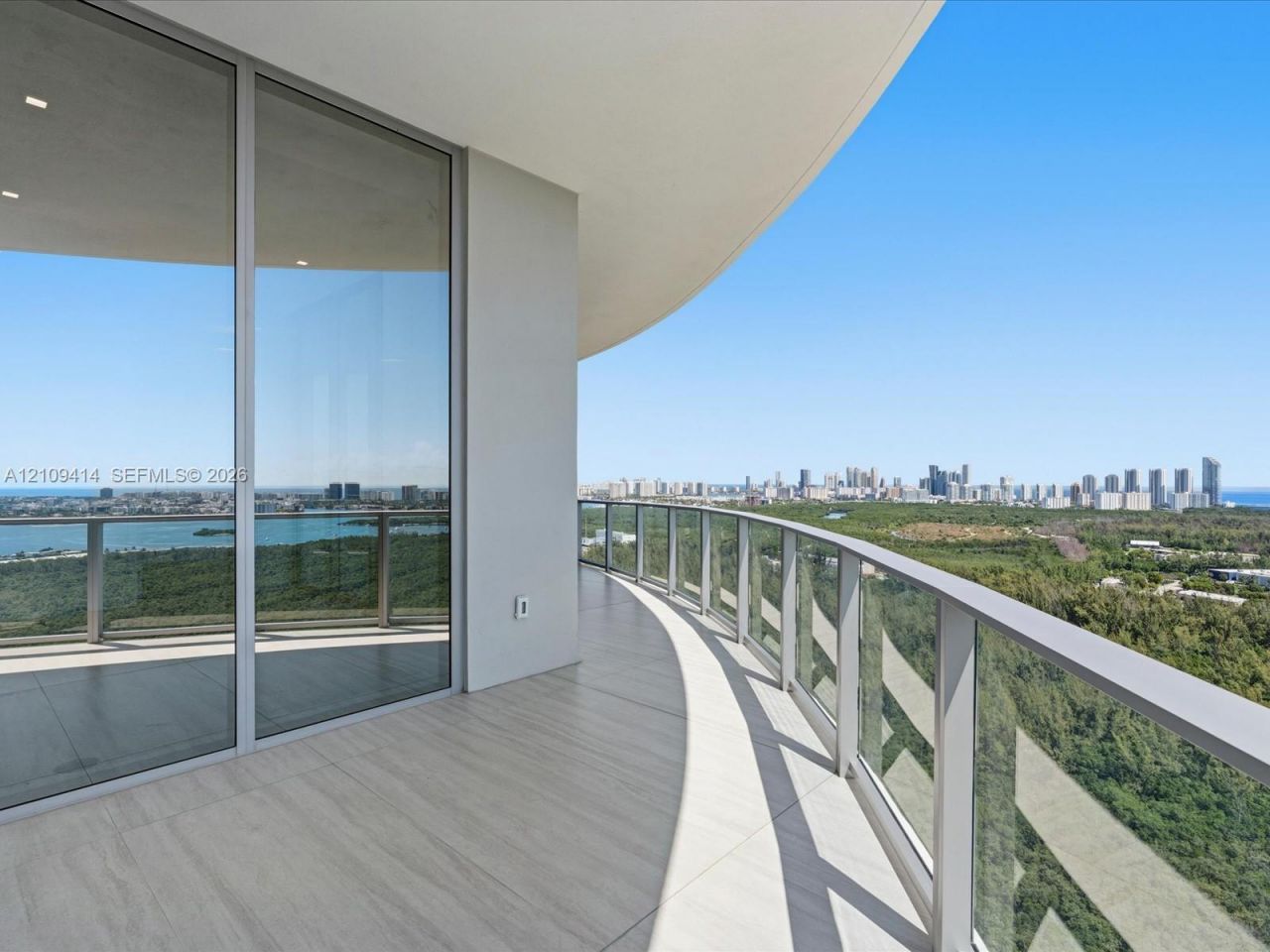 2411 Laguna Circle , Unit 3101, North Miami, FL 33181 Photo