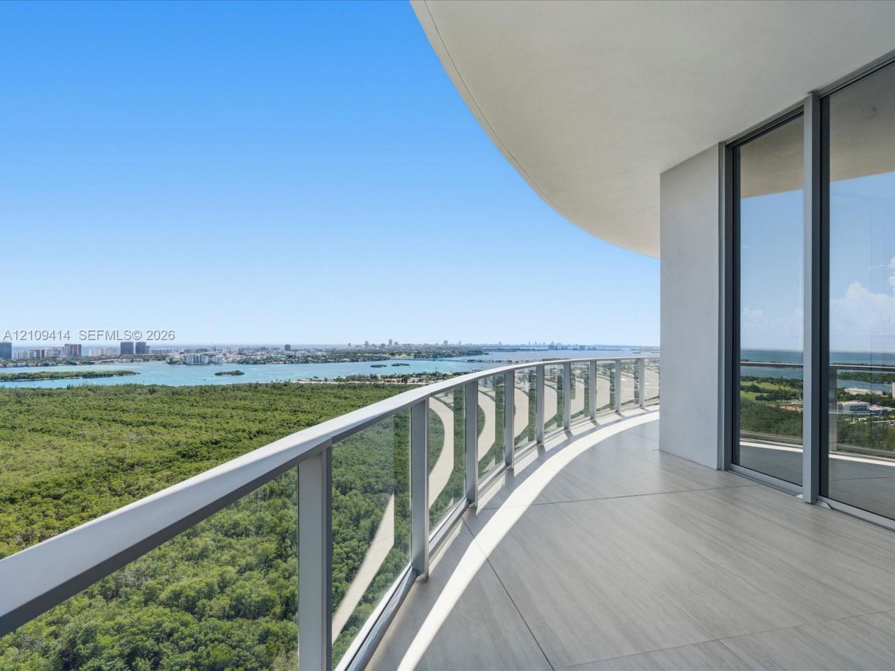 2411 Laguna Circle , Unit 3101, North Miami, FL 33181 Photo