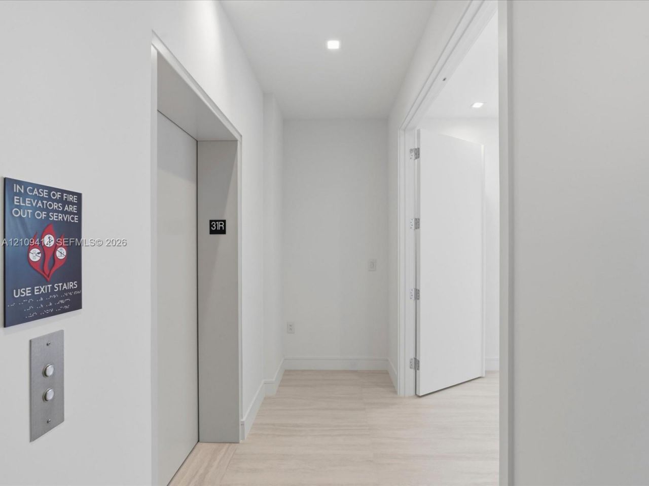 2411 Laguna Circle , Unit 3101, North Miami, FL 33181 Photo