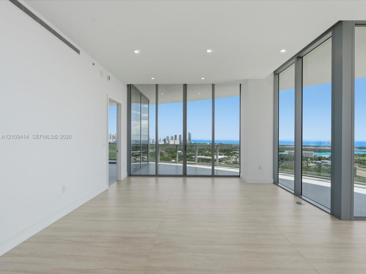 2411 Laguna Circle , Unit 3101, North Miami, FL 33181 Photo