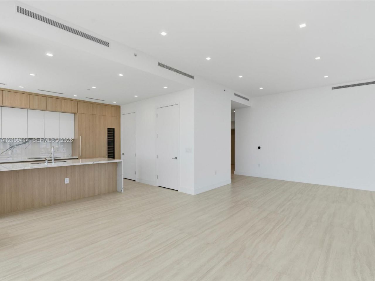 2411 Laguna Circle , Unit 3101, North Miami, FL 33181 Photo