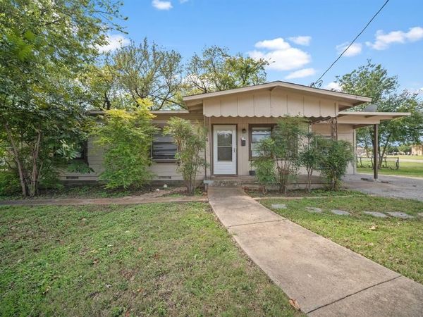 514 E University Avenue, Waxahachie, TX 75165