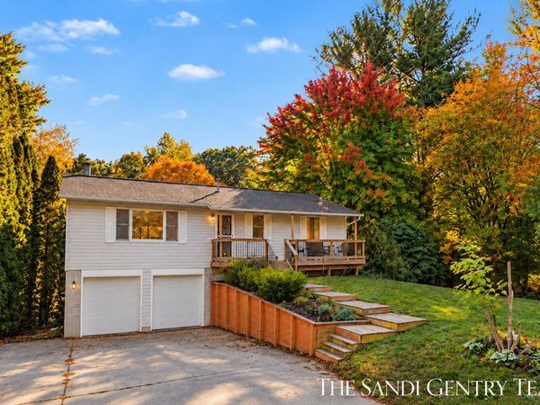 14734 160th Avenue, Grand Haven, MI 49417
