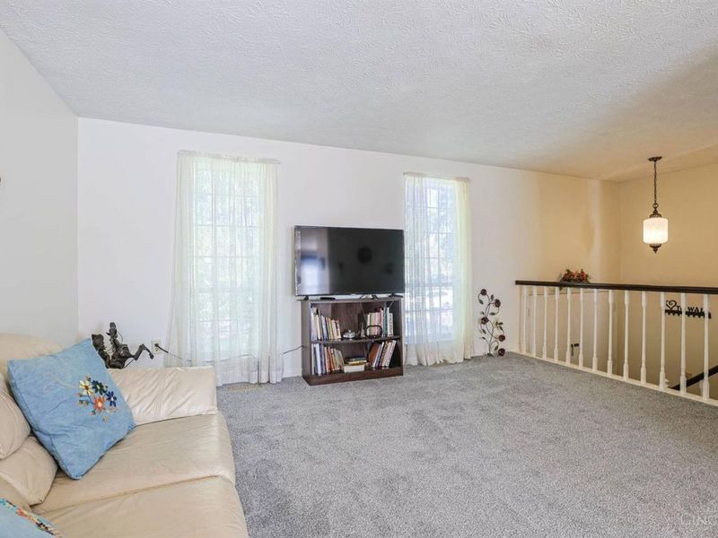 7907 Kingsgate, West Chester, OH 45069 Photo 4