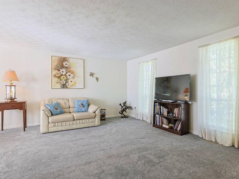 7907 Kingsgate, West Chester, OH 45069 Photo 5