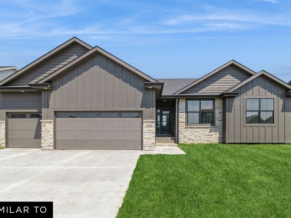 2909 NW Fairfield Court, Ankeny, IA 50023