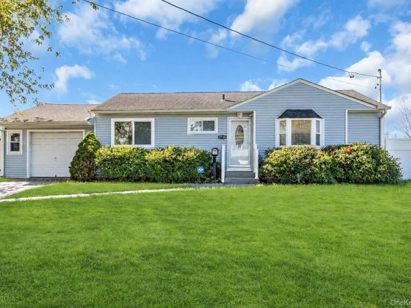 2710 Heather Avenue , Medford, NY 11763