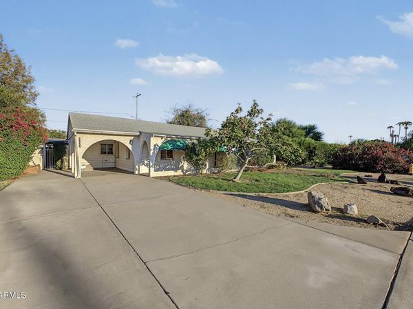 6033 N 8th Street, Phoenix, AZ 85014