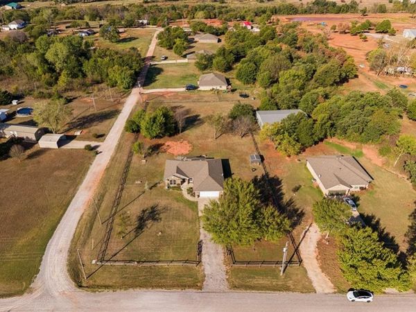 1926 County Street 2985 , Blanchard, OK 73010