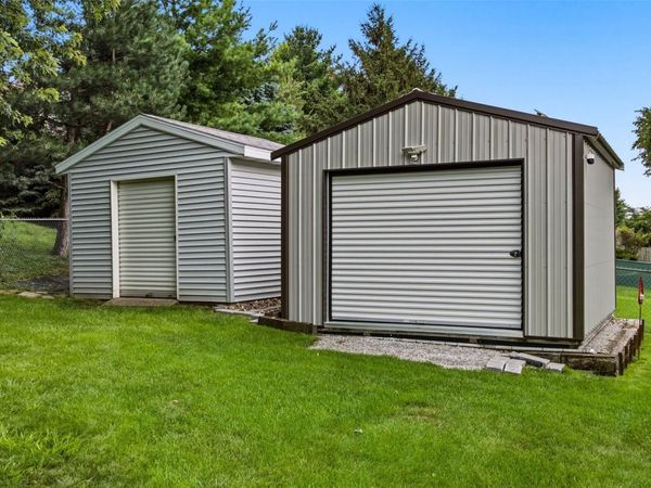 1773 Parkway Dr , Coralville, IA 52241