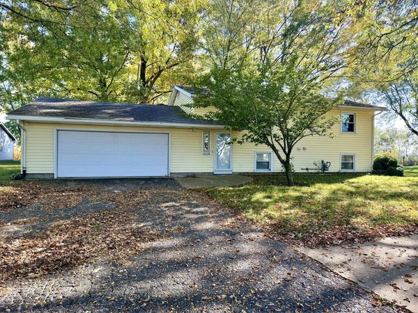1628 S Lakeview Avenue, Sturgis, MI 49091