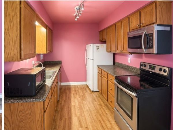 9557 University Avenue, Unit 18, Clive, IA 50325
