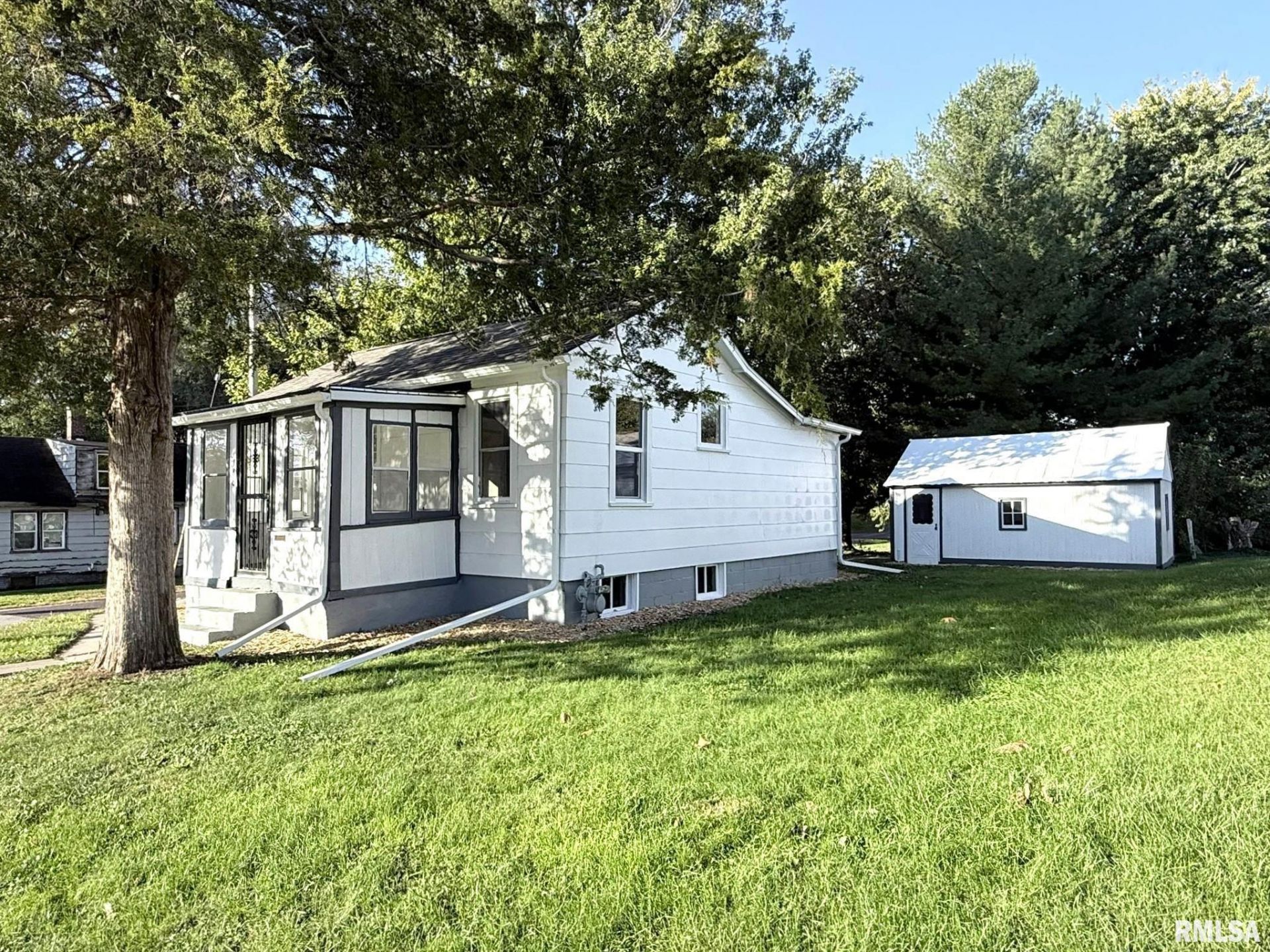 186 Ohio Avenue, Galesburg, IL 61401 Main Photo