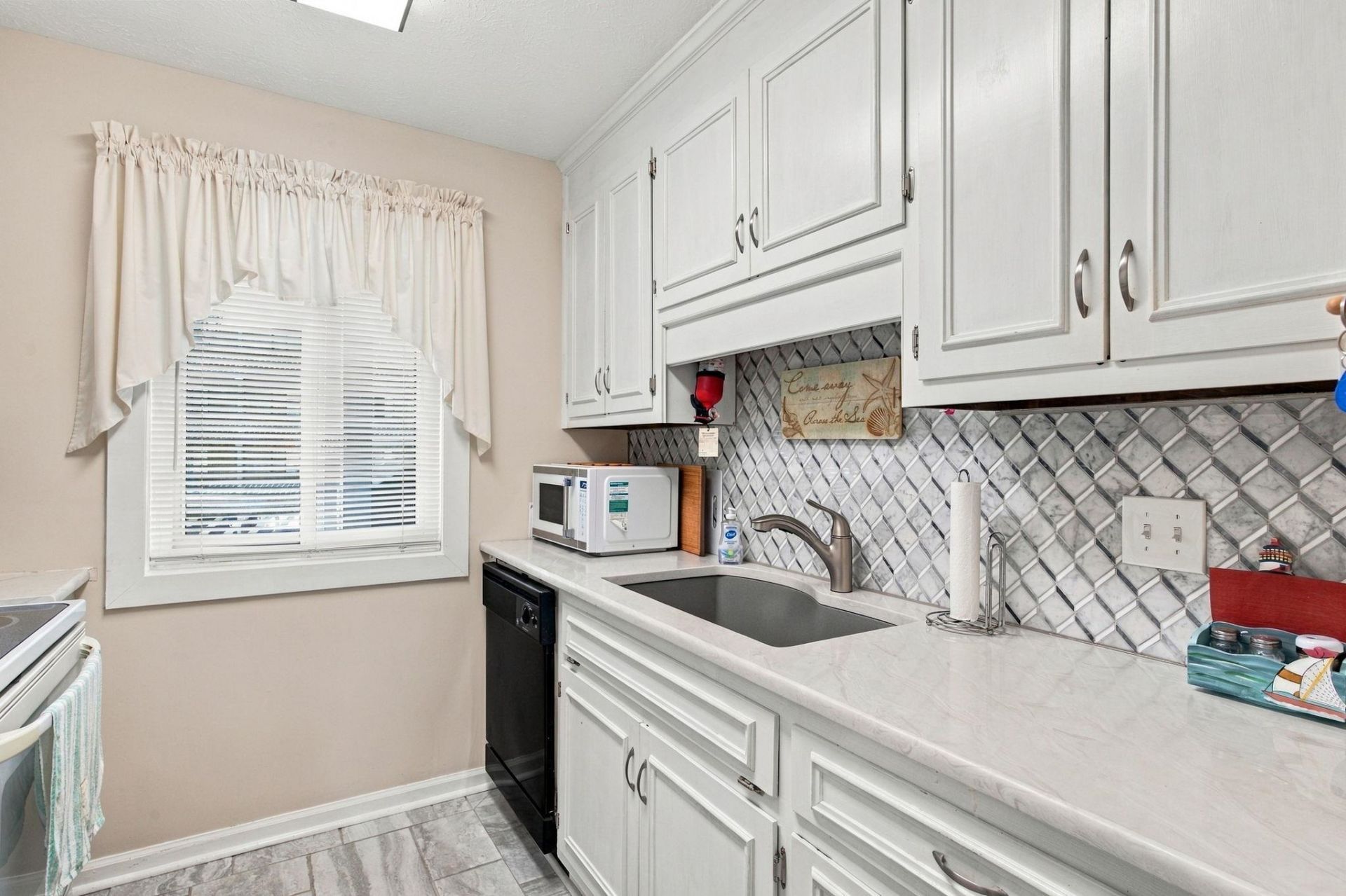 206 Maison Dr. Photo 13