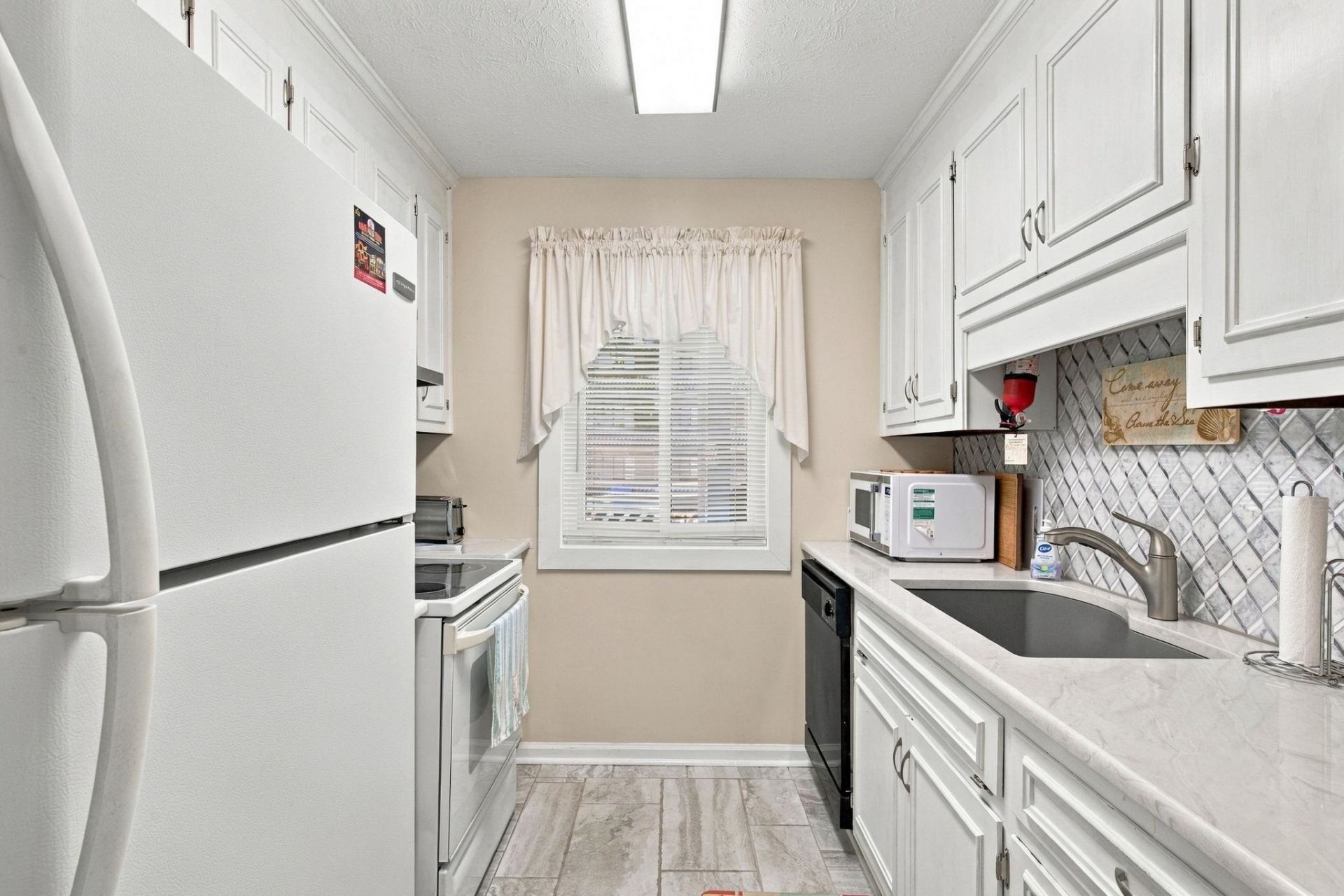 206 Maison Dr. Photo 14