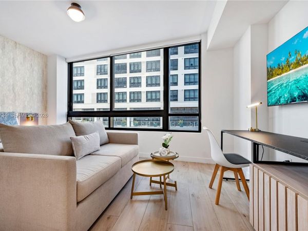 225 N Miami Ave, Unit 806, Miami, FL 33128
