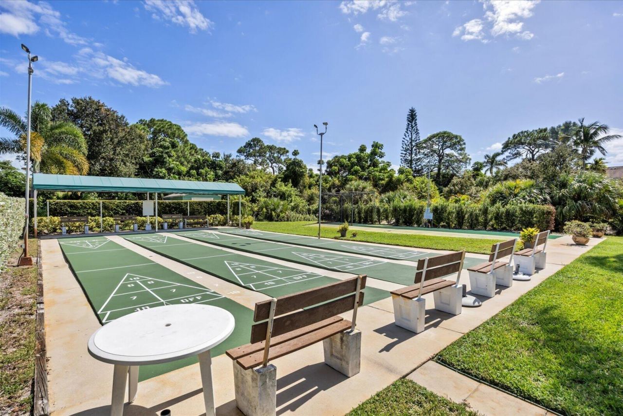 2950 SE Ocean Boulevard, Stuart, FL 34996 Photo