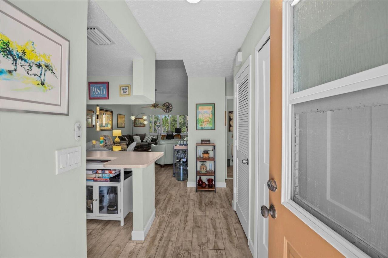 2950 SE Ocean Boulevard, Stuart, FL 34996 Photo