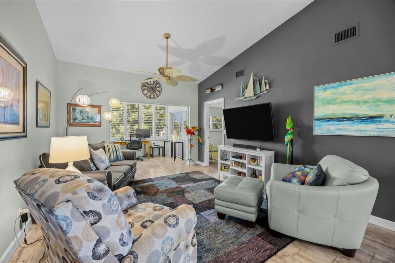 2950 SE Ocean Boulevard, Stuart, FL 34996 Photo