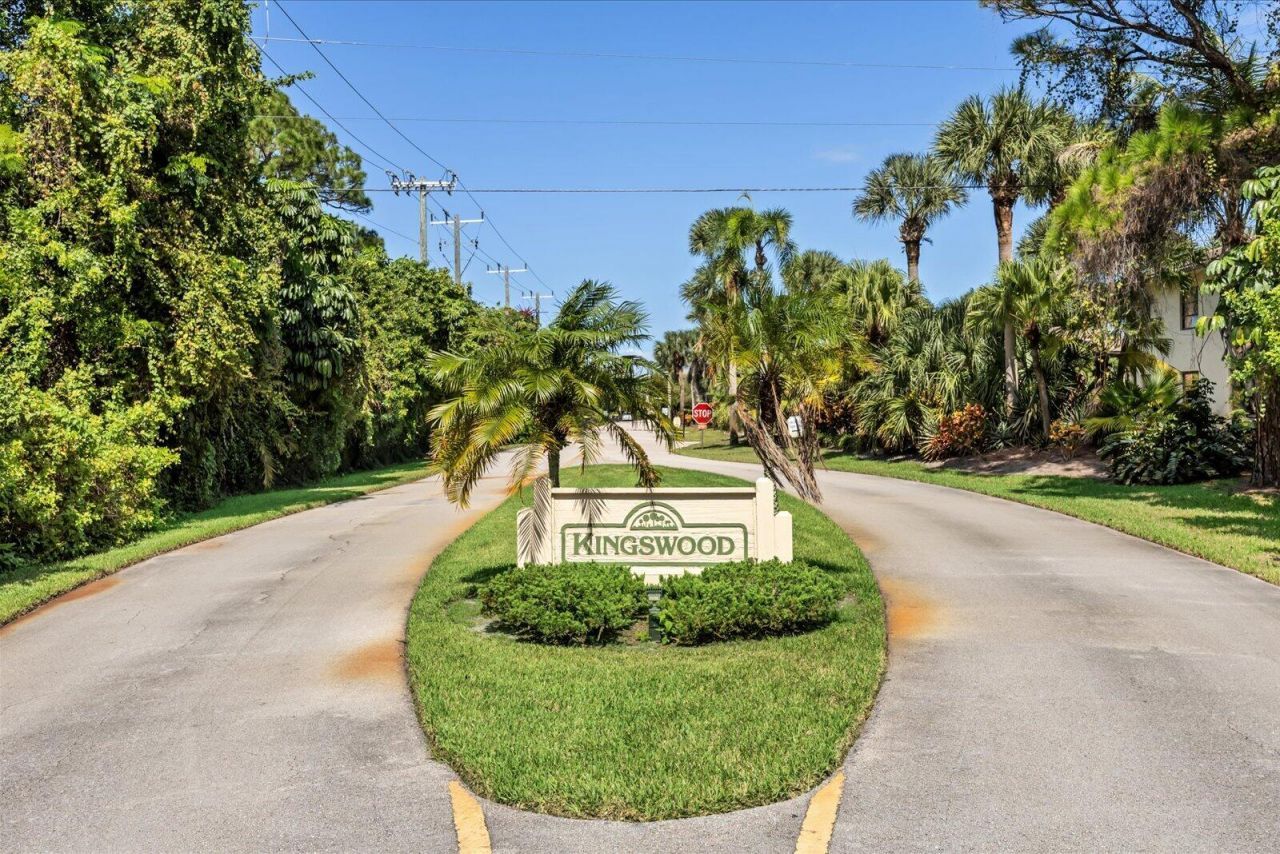 2950 SE Ocean Boulevard, Stuart, FL 34996 Photo