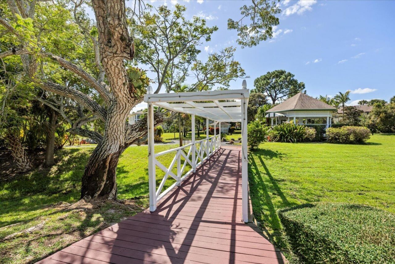 2950 SE Ocean Boulevard, Stuart, FL 34996 Photo