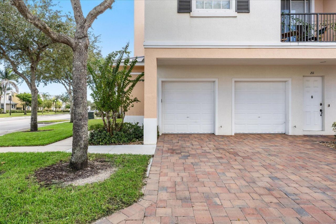 10520 SW Stephanie Way, Unit 2-212, Port Saint Lucie, FL 34987 Photo