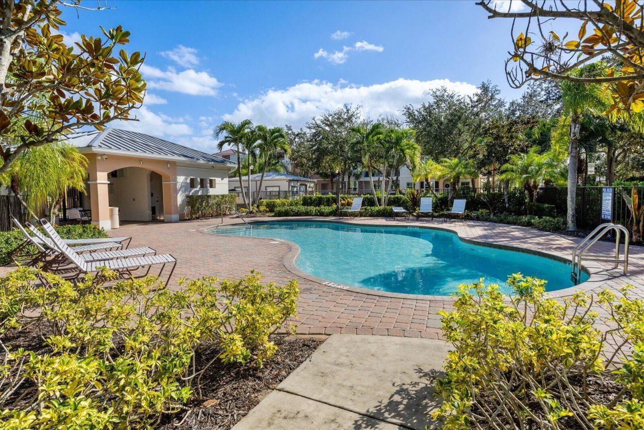 10520 SW Stephanie Way, Unit 2-212, Port Saint Lucie, FL 34987 Photo