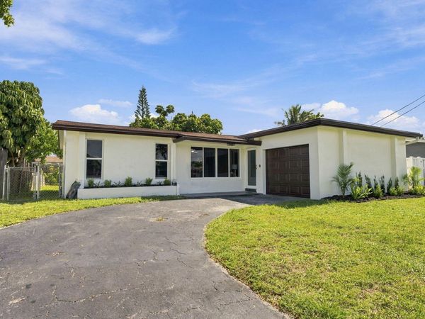 2400 NW 85th Avenue, Sunrise, FL 33322