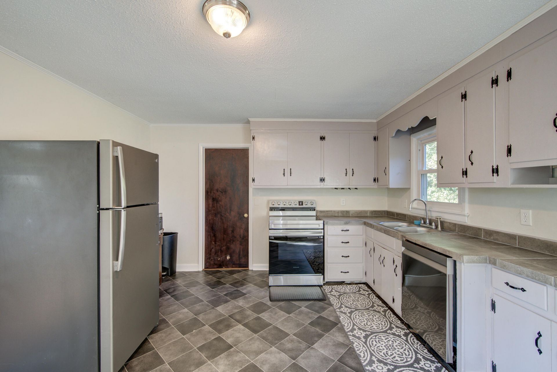 2662 Leeds Avenue Photo 12