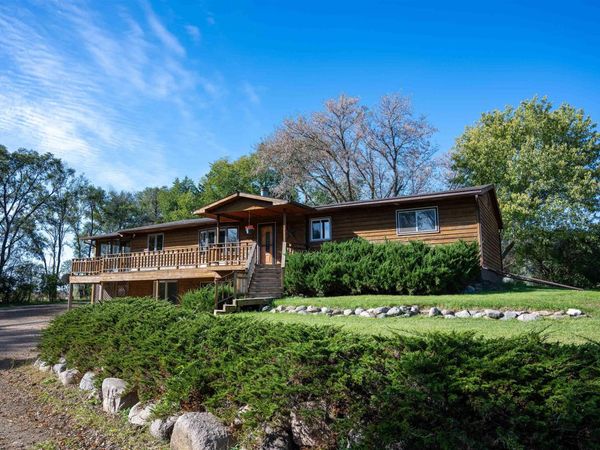 27727 467th Ave, Lennox, SD 57039