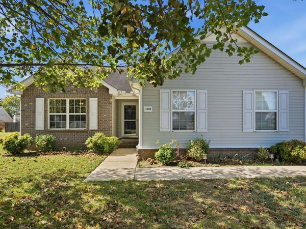 1808 Saint Andrews Dr, Murfreesboro, TN 37128