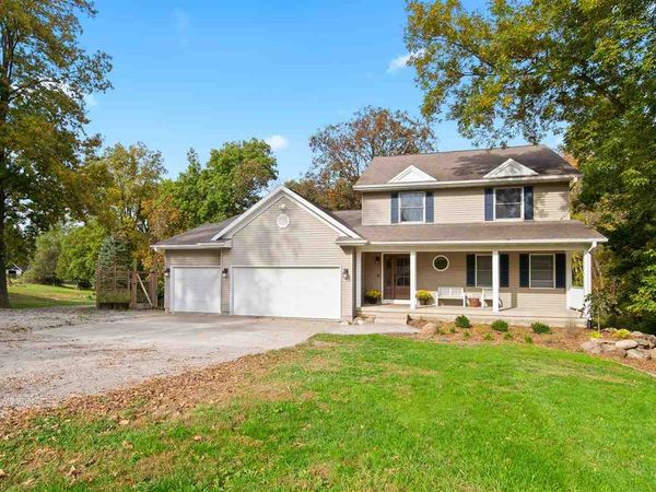 1792 NE Thorncrest Ct, Solon, IA 52333