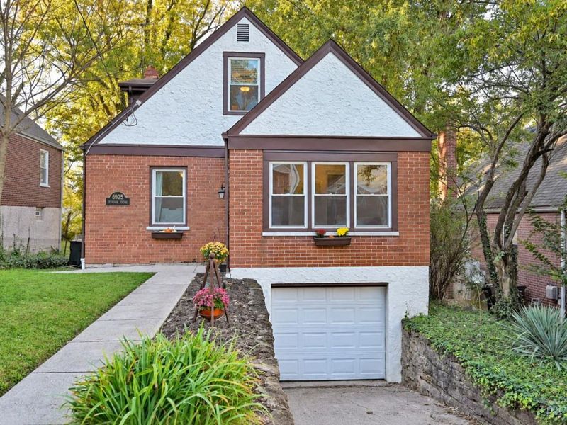 6925 Vinewood Avenue, Cincinnati, OH 45227 Photo 2