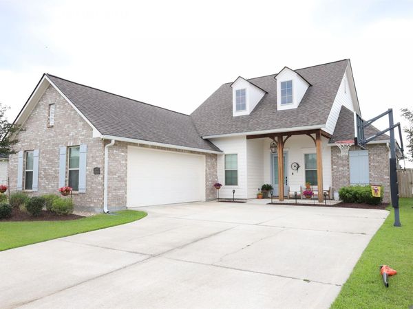 13397 Belle Prairie Dr, Geismar, LA 70734