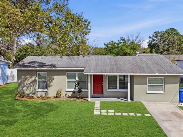 8609 CHINABERRY DRIVE, TAMPA, FL 33637