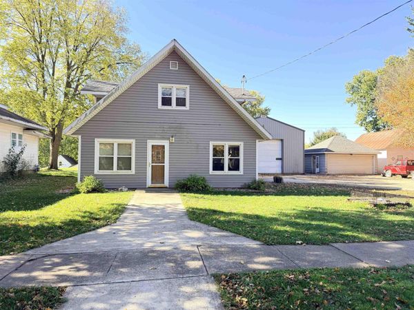 211 S 4th St , Greene, IA 50636