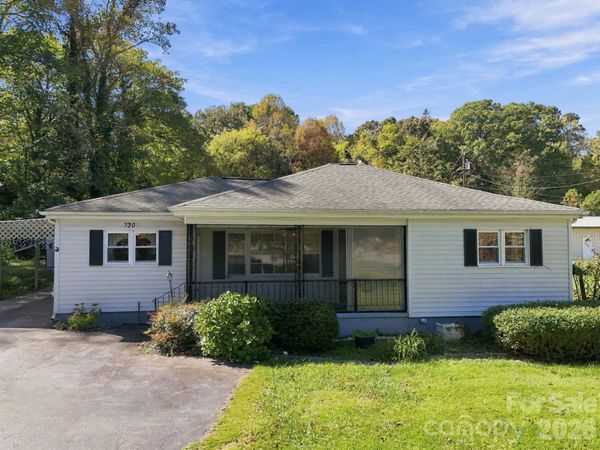 3305 Spartanburg Highway , Flat Rock, NC 28731