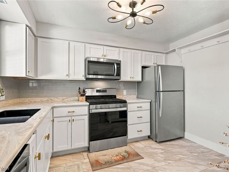 820 Weber Avenue NE, North Canton, OH 44720 Photo 8