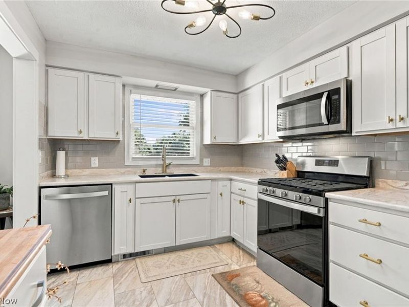 820 Weber Avenue NE, North Canton, OH 44720 Photo 9