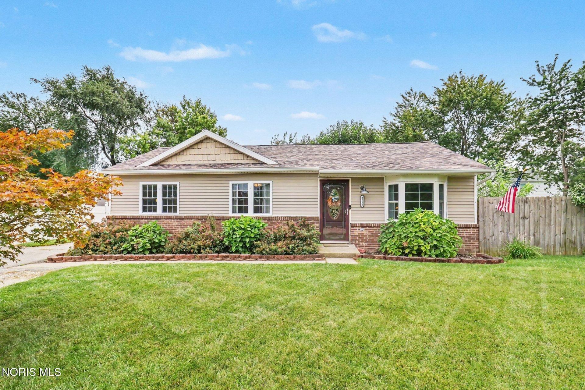 1043 E Elm Tree Road, Rossford, OH 43460 Main Photo