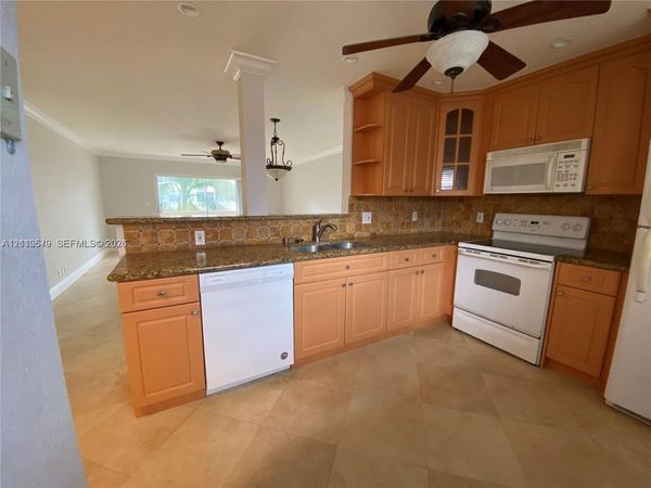 232 NE 12th Ave, Unit 301, Hallandale Beach, FL 33009