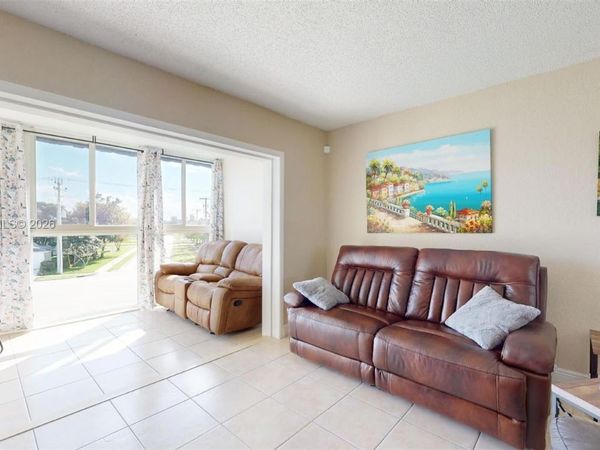 7877 Golf Cir Dr , Unit 304, Margate, FL 33063