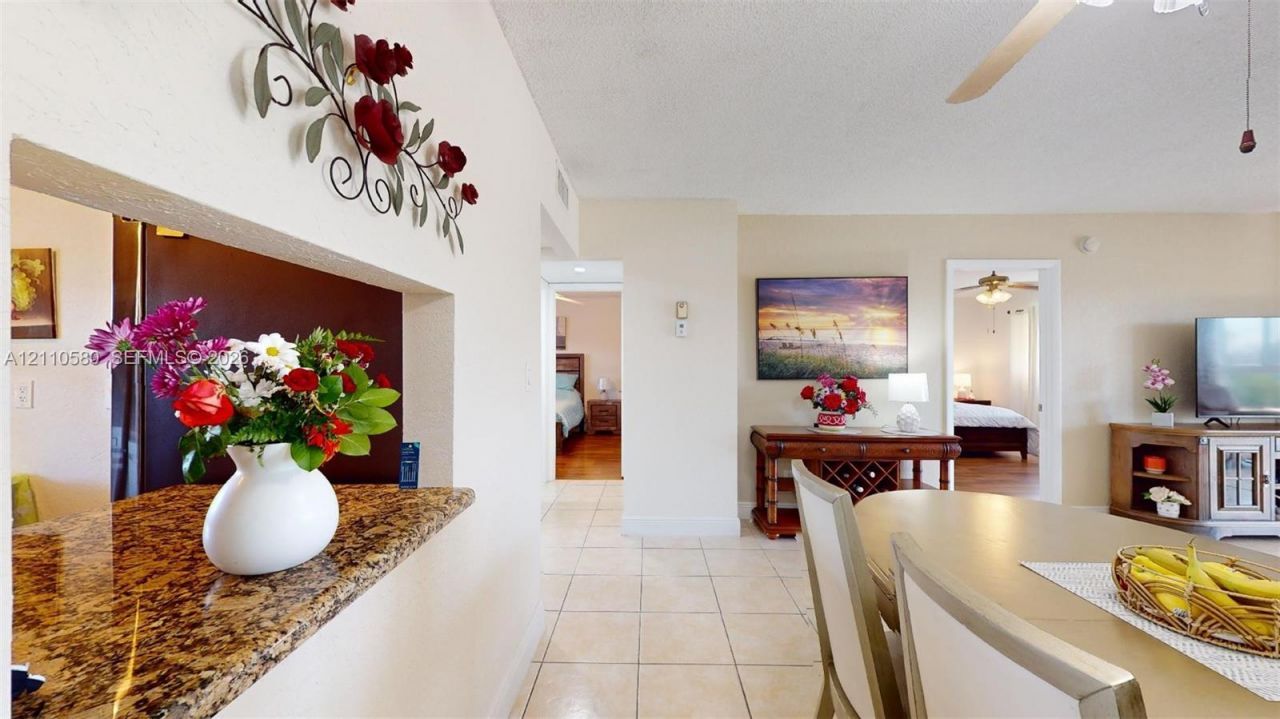 7877 Golf Cir Dr , Unit 304, Margate, FL 33063 Photo