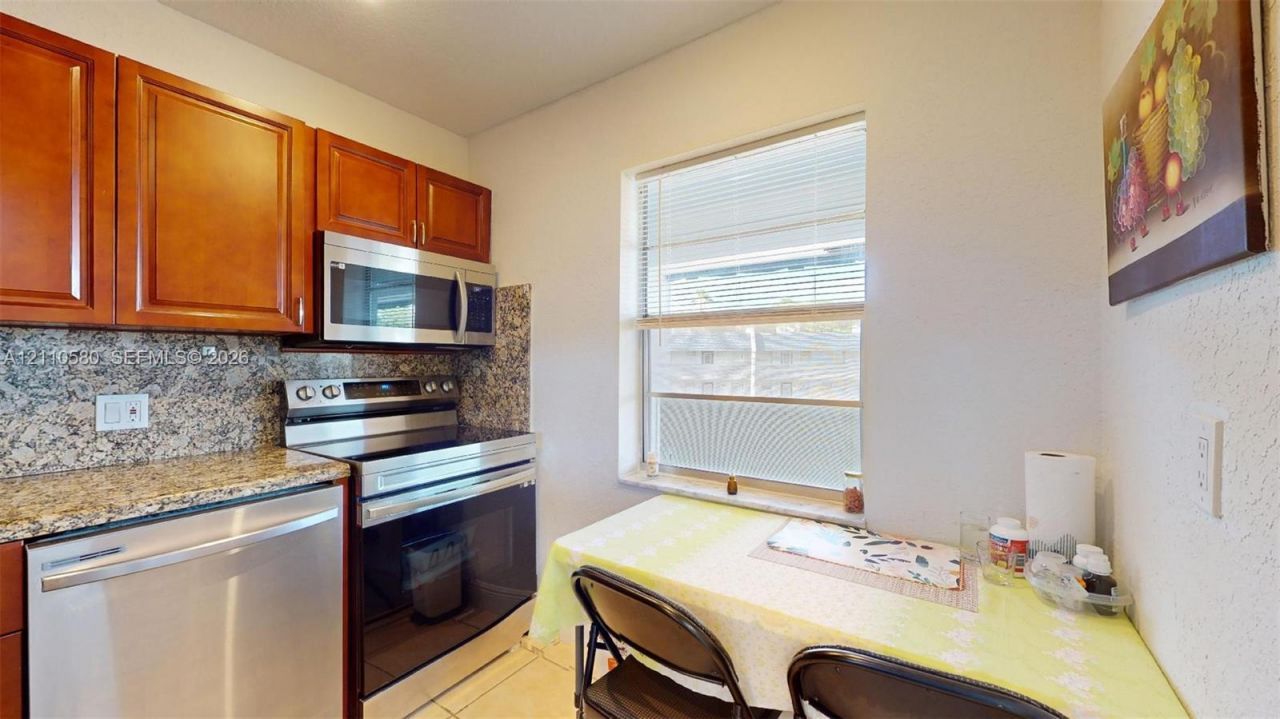 7877 Golf Cir Dr , Unit 304, Margate, FL 33063 Photo