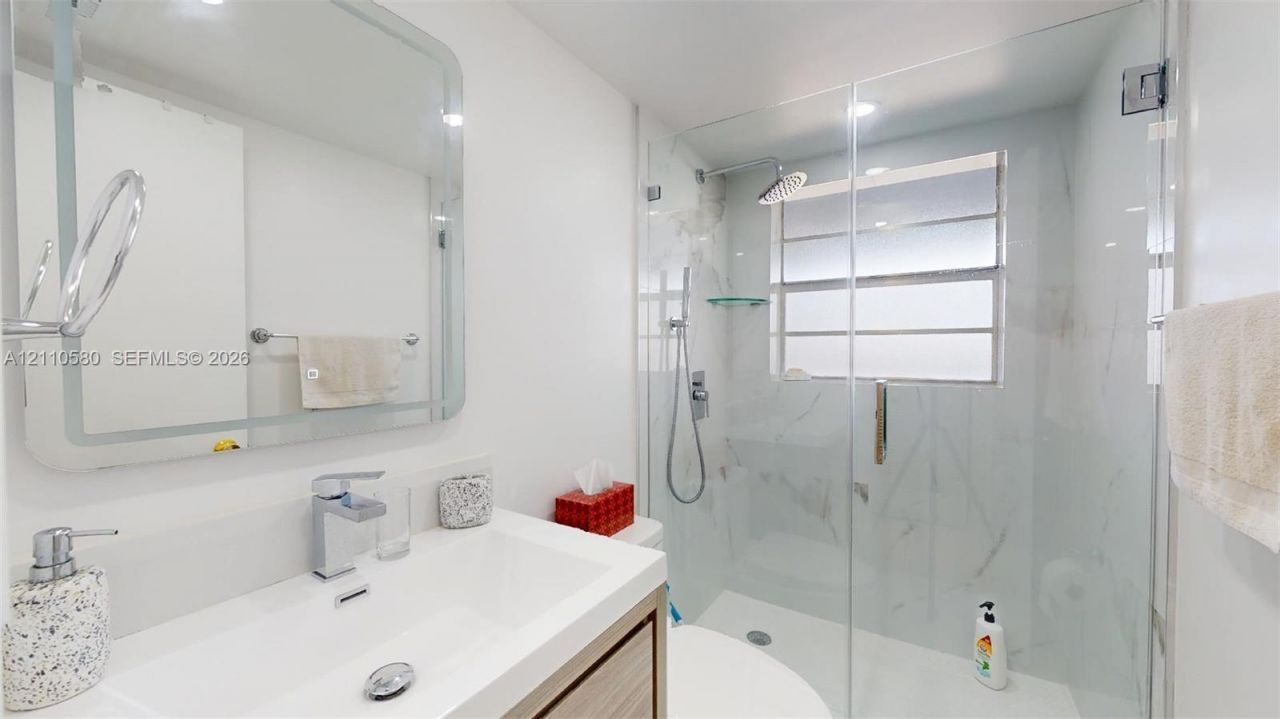 7877 Golf Cir Dr , Unit 304, Margate, FL 33063 Photo