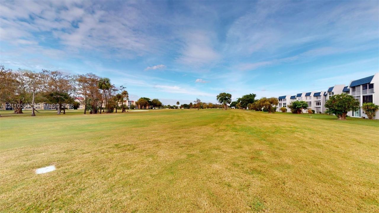 7877 Golf Cir Dr , Unit 304, Margate, FL 33063 Photo