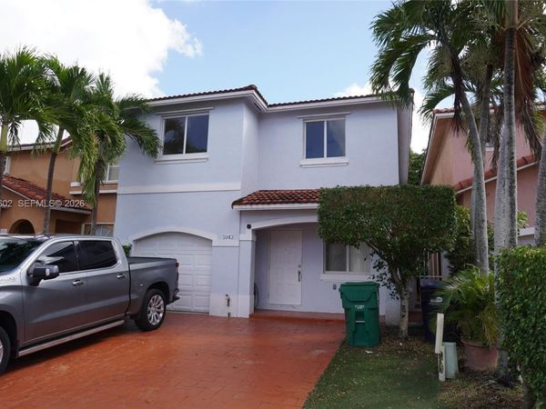 5943 SW 162nd Pl, Miami, FL 33193