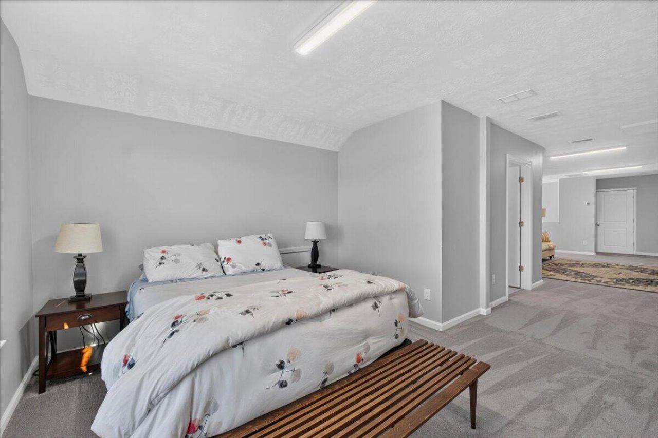 106 Nevil Court Photo 42